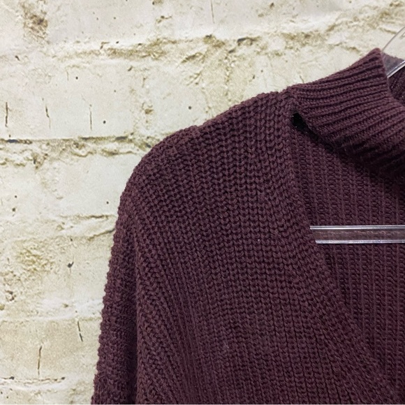 Forever 21 Purple Ribbed Choker V Neck Sweater - Picture 2 of 4